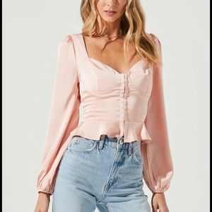 NWT astr the label satin peplum top, size L.